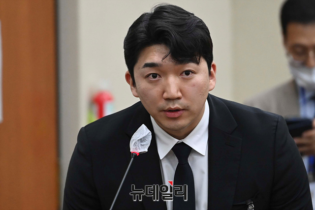 ▲ 최형록 발란 대표가 2022년 10월 7일 국회에서 열린 정무위원회의 공정거래위원회, 한국공정거래조정원, 한국소비자원 등에 대한 2022년도 국정감사에서 증인으로 참석해 의원들의 질의에 답변하고 있다. ⓒ뉴데일리