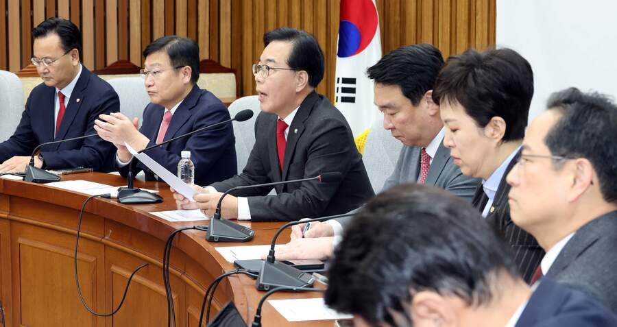 ▲ 송언석 국민의힘 원내대표가 10일 서울 여의도 국회에서 열린 원내대책회의에서 발언을 하고 있다. ⓒ뉴시스