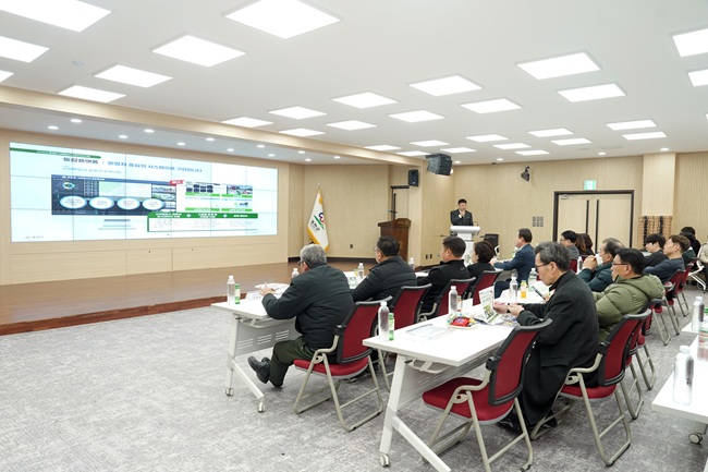 ▲ 홍천군이 10일 군청 대회의실에서 '스마트 도시 솔루션 확산사업' 착수보고회와 '생활 실험실(리빙랩) 발대식'을 개최했다. ⓒ홍천군