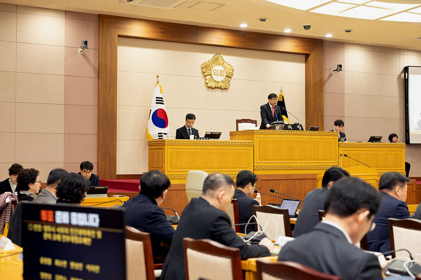 ▲ 양주시의회 제385회 임시회 제2차 본회의가 10일 본회의장에서 열리고 있다 ⓒ양주시의회 제공