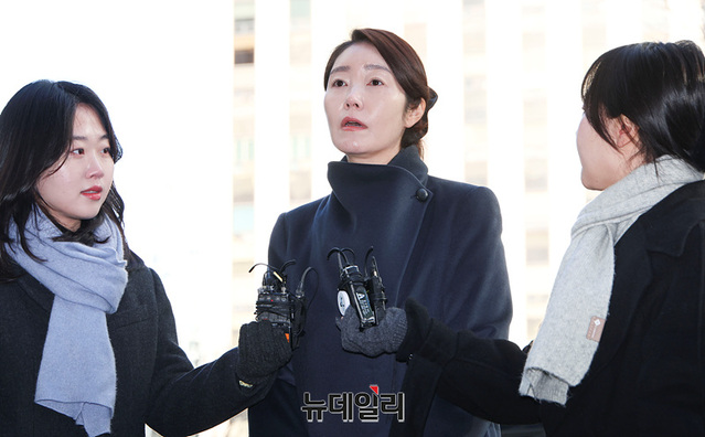 ▲ 1억 원 수수 의혹을 받는 강선우 무소속 의원이 지난 3일 오전 피의자 신분으로 서울 마포구 서울경찰청 광역수사단 공공범죄수사대에 출석하며 발언하고 있다. ⓒ서성진 기자