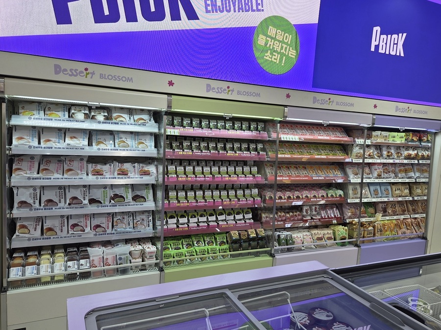 ▲ CU 성수 디저트파크점의 디저트존 ⓒ남수지 기자