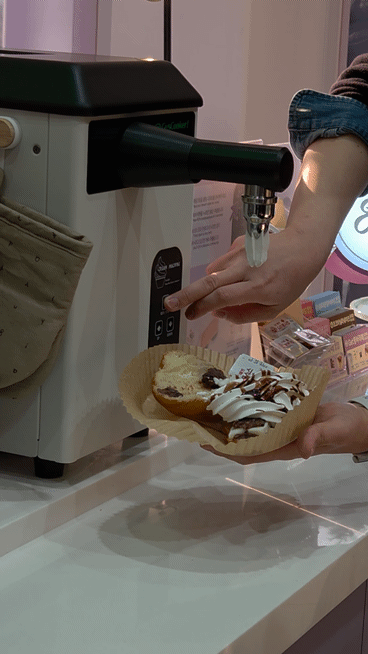 ▲ DIY존에서 활용할 수 있는 휘핑크림 ⓒ남수지 기자