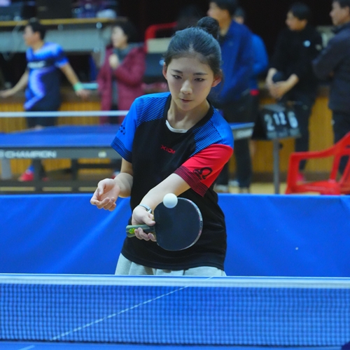 ▲ 지난해 열린 괴산 꿈나무탁구대회에서 관내 칠성중학교 학생이 경기를 펼치고 있다. ⓒ괴산군