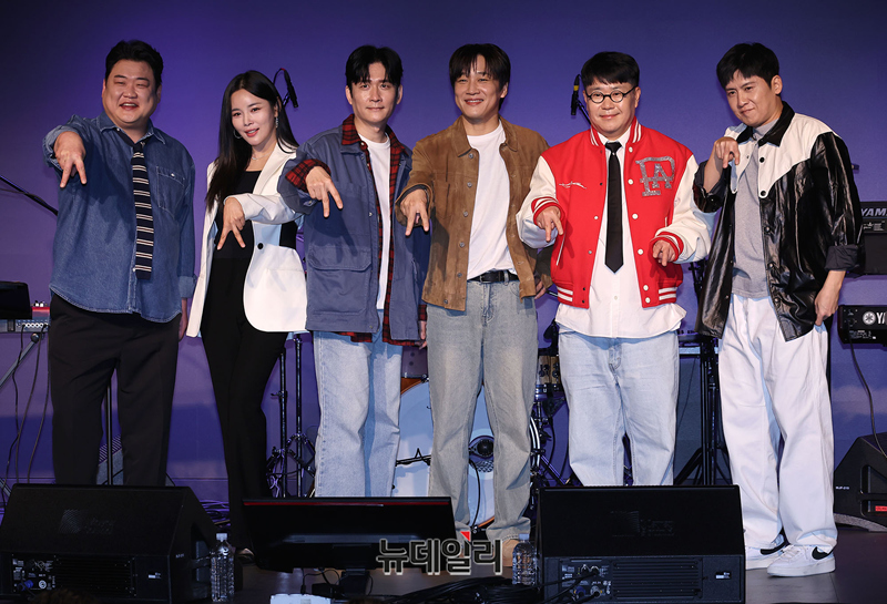 [포토] 불후의명곡 배우특집 우승팀 '아묻따밴드' 가요계 데뷔