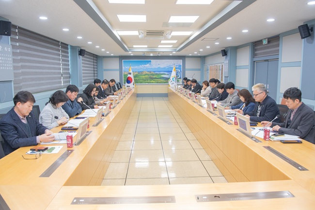 ▲ 고성군이 13일 2027년도 정부예산 확보를 위한 대책 회의를 개최했다. ⓒ고성군
