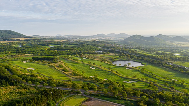 ▲ 엘리시안 제주 CC가 '2025 한국 10대 골프리조트'로 선정됐다. ⓒ엘리시안 리조트