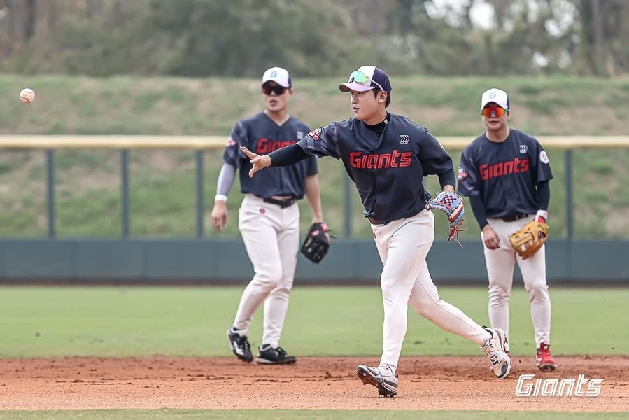 ▲ 대만 타이난에서 2026시즌 프로야구 준비에 한창인 롯데 자이언츠 구단이 소속 선수의 불법도박장 출입을 인정하고 사과했다.ⓒ롯데 자이언츠 제공