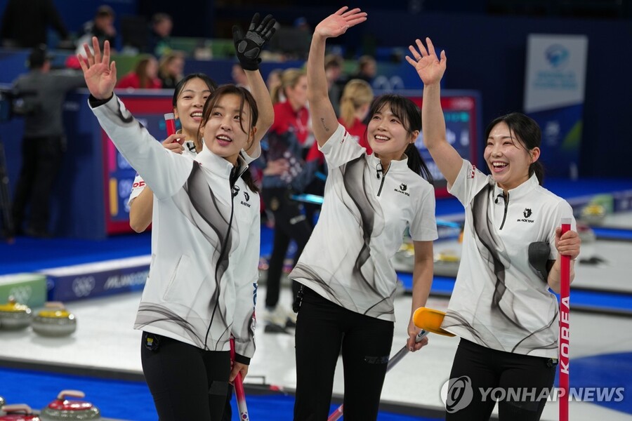 ▲ 한국 여자 컬링 대표팀이 2026 밀라노·코르티나담페초 동계올림픽에서 영국에 완승하며 2연승을 거뒀다.ⓒ연합뉴스 제공