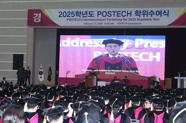 ▲ POSTECH은 지난13일 학위수여식을 열고 역대 가장 많은 894명의 졸업생을 배출했다.ⓒ포스텍