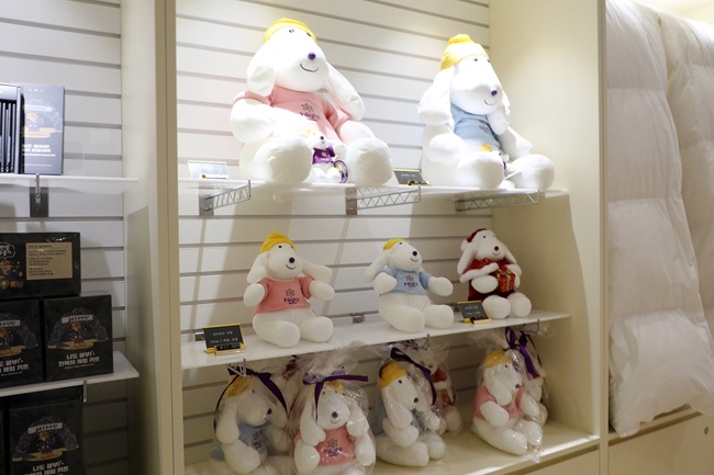 ▲ 굿즈 팝업스토어 '행운상점' 내부 모습. ⓒ강원랜드