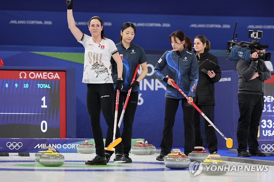 ▲ 한국 여자 컬링이 세계 1위 스위스에 패배하며 공동 4위로 밀려났다.ⓒ연합뉴스 제공