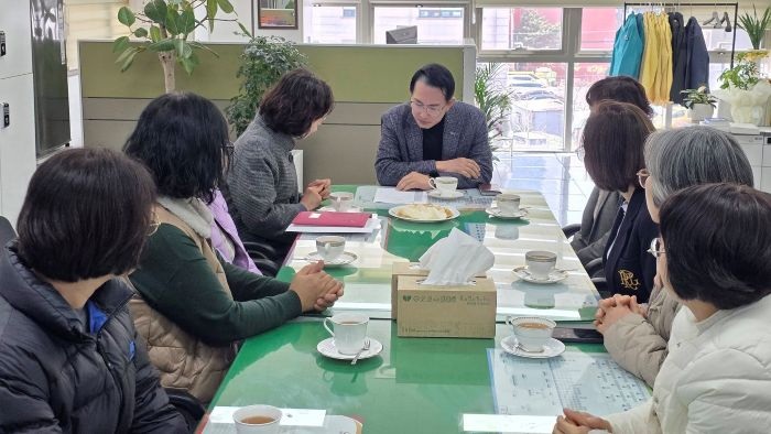 ▲ 이완섭 서산시장이 설 명절 기간 근무자를 격려하고 있다.ⓒ서산시