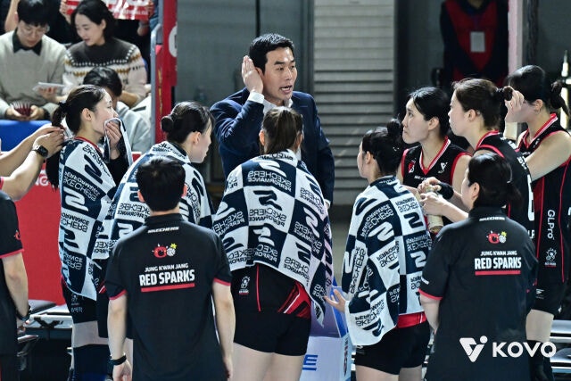 ▲ 인쿠시가 결장한 정관장이 11연패를 당하며 시즌 꼴찌를 확정했다.ⓒKOVO 제공