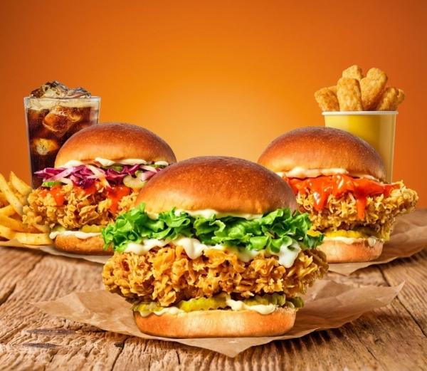 ▲ ‘코울슬로·클래식·콰삭 치킨 버거’ 3종 이미지ⓒbhc