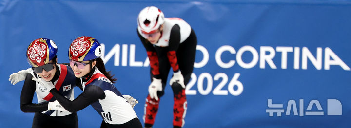 ▲ 2026 밀라노 동계올림픽 여자 쇼트트랙 계주 3000m에서 최민정이 위기의 순간을 극복해내며 한국에 금메달을 안겼다.ⓒ뉴시스 제공