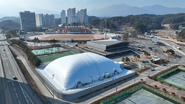 ▲ 족구·풋살 겸용 에어돔 전경. ⓒ양양군