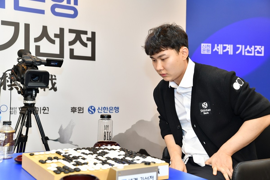 ▲ 한국의 박정환 9단이 중국의 왕싱하오를 상대로 4억원 상금이 걸린 기선전 초대 챔프에 도전한다.ⓒ한국기원 제공