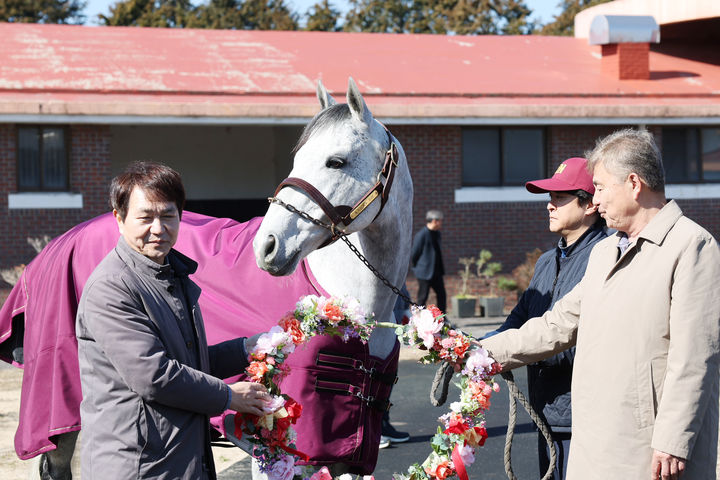 ▲ 제주목장 닉스고 환영식.ⓒ한국마사회