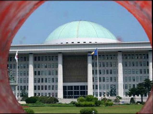 ▲ 충남대전 행정통합 특별법안이 통과될 것으로 보이는 24일, 대전충남 시도민들의 눈은 국회에 쏠려 있다.