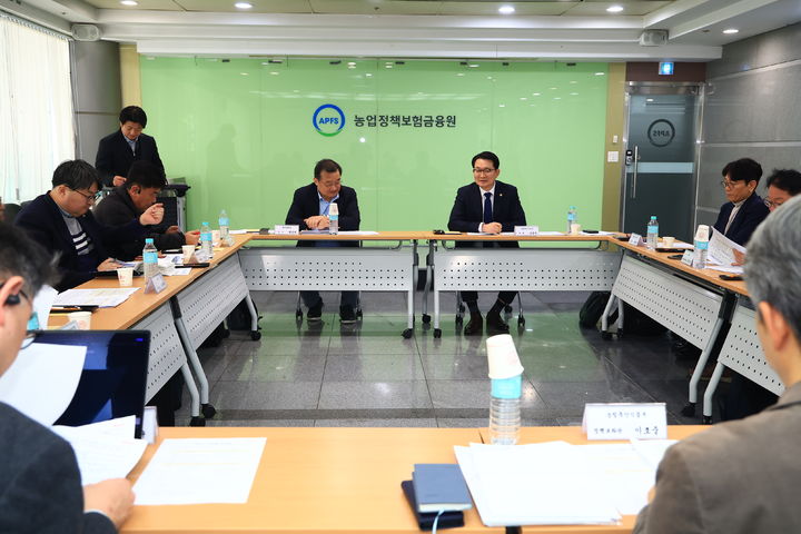 ▲ 농림축산식품부는 서울 영등포구 농업보험정책금융원에서 '농협 개혁 추진단' 전체회의를 개최했다.ⓒ농림축산식품부