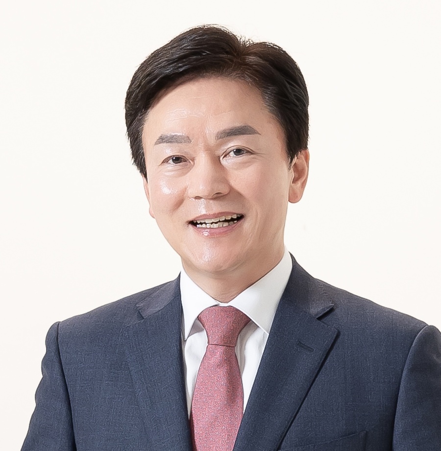 ▲ 김진상 전 대구시 자치행정국장이 20일 거대한 변화의 파고 속에서 지역의 새로운 도약을 이끌겠다며 기초단체장 선거에 출사표를 던졌다.ⓒ김진상 전 국장