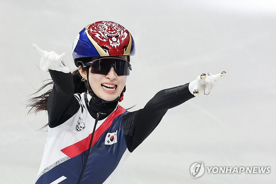 ▲ 김길리가 쇼트트랙 여자 1500m에서 금메달을 목에 걸었다.ⓒ연합뉴스 제공