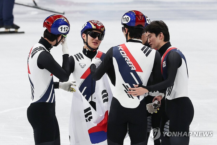 ▲ 한국 남자 쇼트트랙 대표팀이 5000m 계주에서 은메달을 획득했다.ⓒ연합뉴스 제공