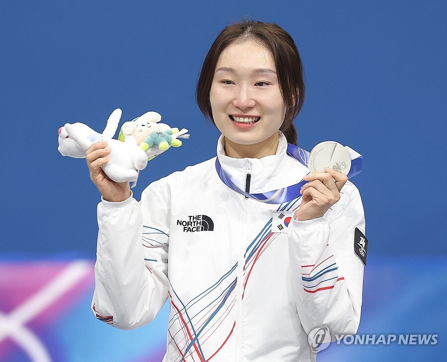 ▲ 최민정이 올림픽 개인 통산 7개 메달을 획득하며 한국 올림픽 역대 1위로 등극했다.ⓒ연합뉴스 제공