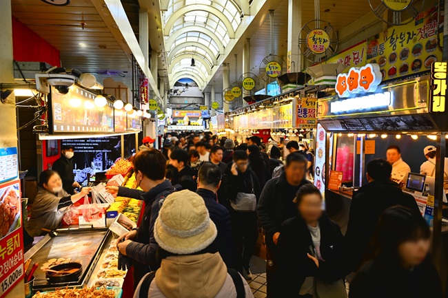 ▲ 지난 2월 15일 속초관광수산시장 모습. ⓒ속초시