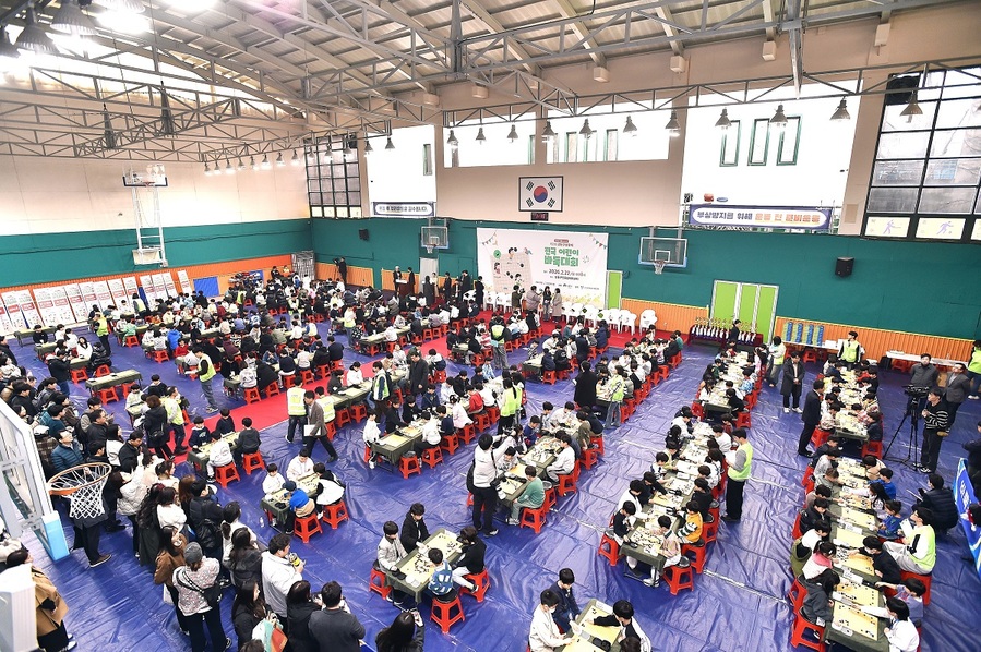 ▲ '제2회 성동구청장배 전국 어린이 바둑대회'가 22일 성동구민종합체육센터에서 성황리에 개최됐다.ⓒ한국기원 제공
