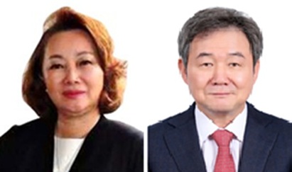 ▲ 이연향 미 국무부 통역국장(왼쪽)과 박시복 ㈜세도캠핑 대표.ⓒ한국외대