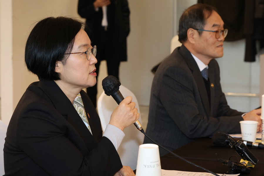 ▲ 한성숙 중기부 장관이 23일 방산 스타트업 육성을 위한 업무협약 체결식에서 발언을 하는 모습. ⓒ연합뉴스