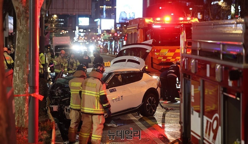 ▲ 종로구 종각역에서 발생한 택시 돌진 사고 현장 ⓒ연합뉴스