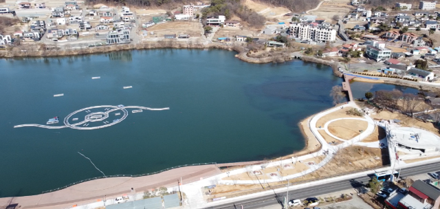 ▲ 3월 27일 개장을 앞둔  ‘칠곡호수공원’전경ⓒ안성시 제공