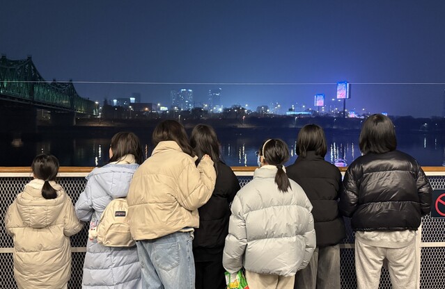 ▲ AXA손해보험이 사회 공헌 활동의 일환으로 보육시설 아동·청소년들에게 문화생활 지원 사업을 진행했다.  ⓒAXA손해보험