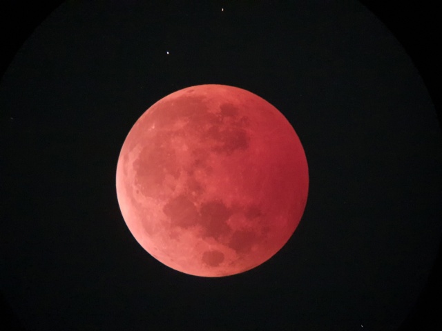 ▲ 정월대보름 개기월식 천문현상 관측(자료사진)ⓒ안성시 안성맞춤천문과학관 제공