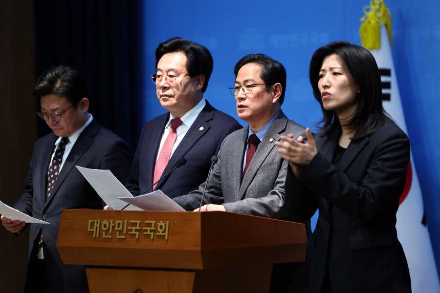 ▲ 박수영 국회 대미투자특별법 처리를 위한 특별위원회 국민의힘 간사가 24일 오후 서울 여의도 국회 소통관에서 기자회견을 열고 발언하고 있다. ⓒ뉴시스