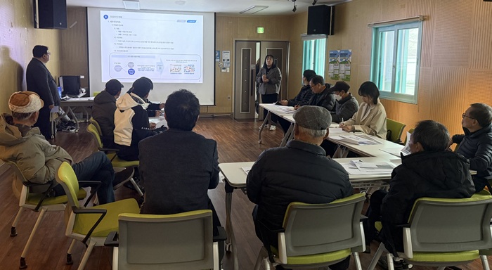 ▲ 지난 24일 청춘거리 문화춘추관에서 농촌공간정비사업 세부설계용역 최종보고회가 열리고 있다.ⓒ청양군