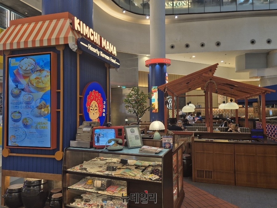 ▲ 부기스 플러스에는 돌솥비빔밥 등을 선보이는 김치마마가 자리하고 있다. 부기스 플러스 4층은 일식과 양식 브랜드가 주로 배치된 푸드 세션이다.ⓒ조현우 기자