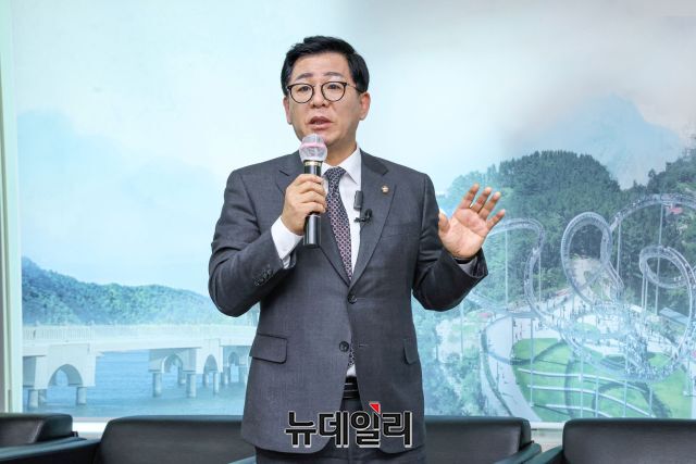 ▲ 이상휘 국민의힘 국회의원이 25일 포항시청에서 기자간담회를 가졌다.ⓒ뉴데일리