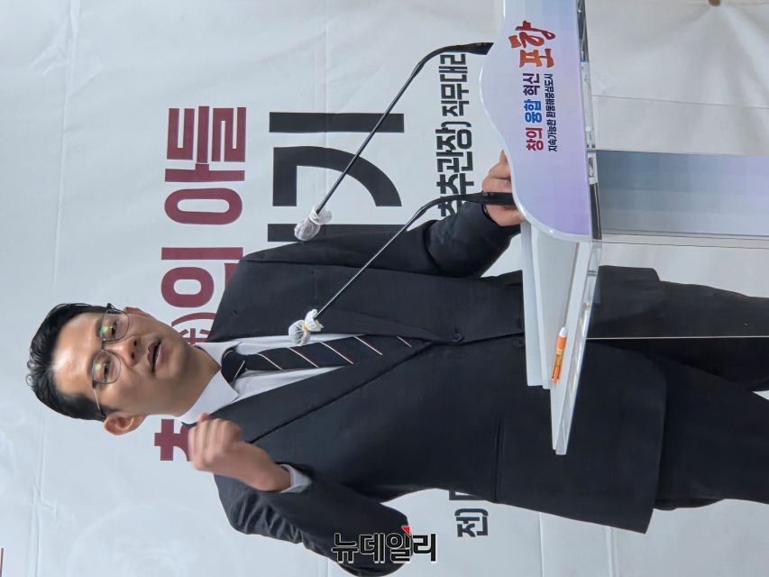 ▲ 박대기 포항시장 예비후보가 지난 24일 포항시청 브리핑롬에서 포항의 의료체계 전면 혁신을 핵심 공약으로 제시했다.ⓒ뉴데일리