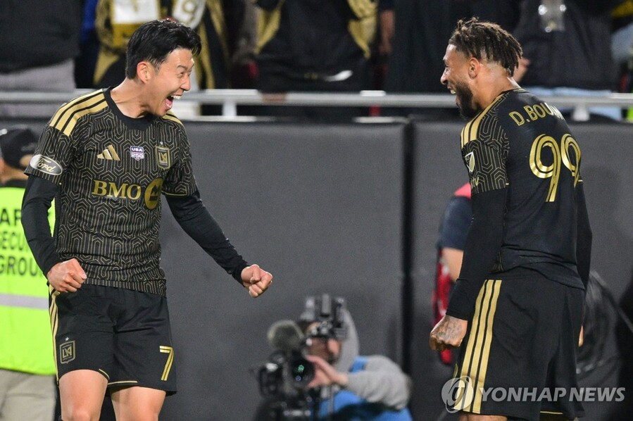 ▲ LA의 부앙가가 팀과 재계약을 체결하며 이적설을 잠재웠다.ⓒ연합뉴스 제공