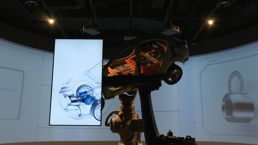 ▲ Park1538광양 제품전시존에 HyperNO가 적용된 자동차 모형이 전시되어 있다. ⓒ포스코