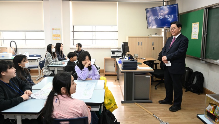 ▲ 양주시 관내 4개 학교에서 추진한‘글로벌 톡!톡! 영어집중캠프’가 26일 은봉초등학교 수료식을 끝으로 일정을 마무리했다 ⓒ양주시 제공
