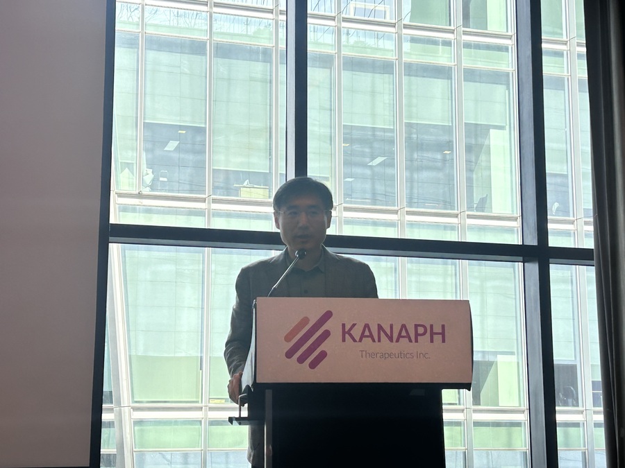 ▲ 이병철 카나프테라퓨틱스 대표가 27일 서울시 영등포구 여의도 콘래드호텔에서 기업공개(IPO) 관련 기자간담회에서 설명하고 있다. ⓒ조희연 기자
