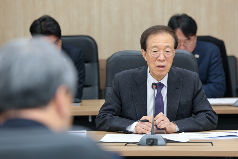 ▲ 이석연 국민통합위원장이 지난 26일 종교와 지방정부를 아우르는 바쁜 현장 소통 일정을 소화했다. ⓒ국민통합위원회