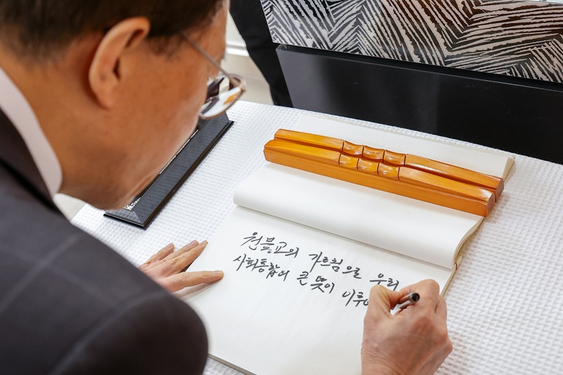 ▲ 이석연 국민통합위원장이 지난 26일 종교와 지방정부를 아우르는 바쁜 현장 소통 일정을 소화했다. ⓒ국민통합위원회