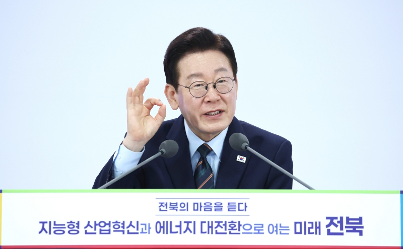 ▲ 이재명 대통령이 지난 27일 전북 전주시 전북대학교에서 열린 '전북의 마음을 듣다' 타운홀 미팅 간담회에서 발언하는 모습. ⓒ청와대통신사진기자단