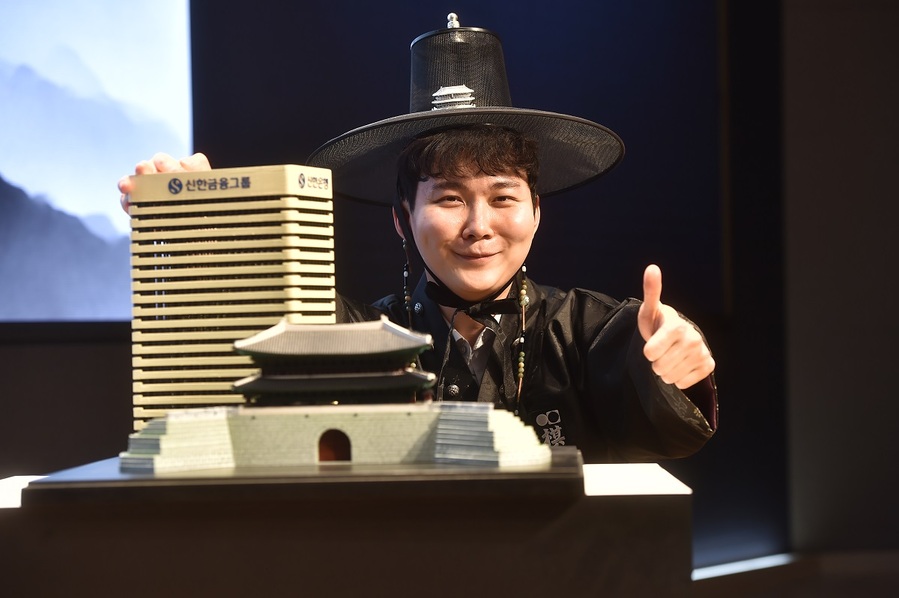 ▲ 박정환 9단이 세계 바둑대회 최고 상금 4억원이 걸린 기선전 초대 왕좌에 올랐다.ⓒ한국기원 제공